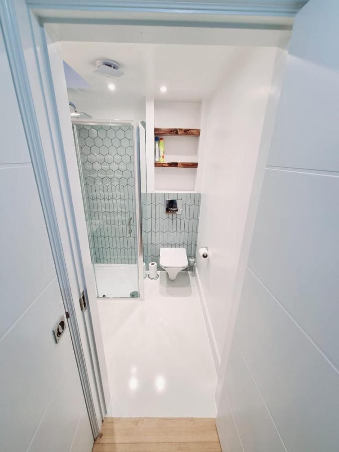 Stylish London Apartment With Terrace & Parking المظهر الخارجي الصورة