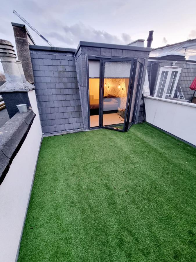 Stylish London Apartment With Terrace & Parking المظهر الخارجي الصورة